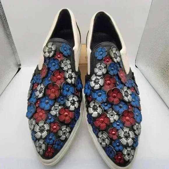 Woman COACH Chack Blue & Red Flower Embellished 3D Leather 8.5 Flats Cream Black - Picture 5 of 13